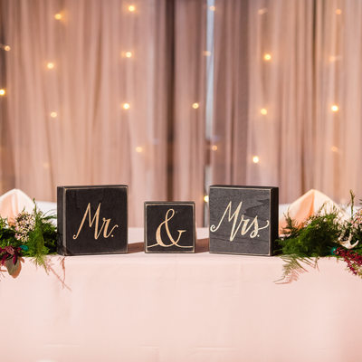Mr and Mrs head table wedding