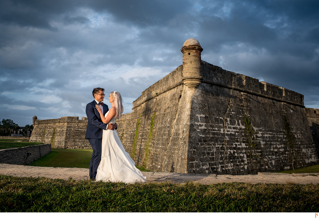 Bride and groom at the Castillo de San Marcos