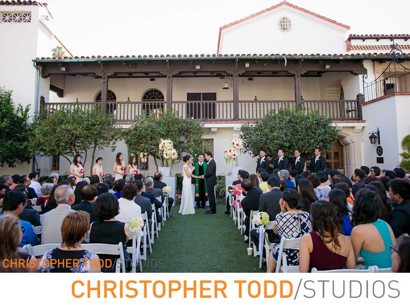 Bowers Museum Wedding Photographer Bowers Museum Outdoor Wedding Ceremony In The Courtyard