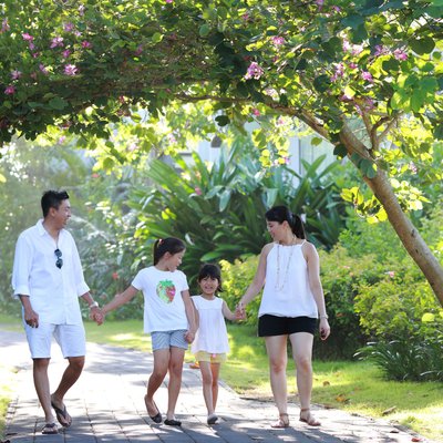 Foto Keluarga di Samabe Bali