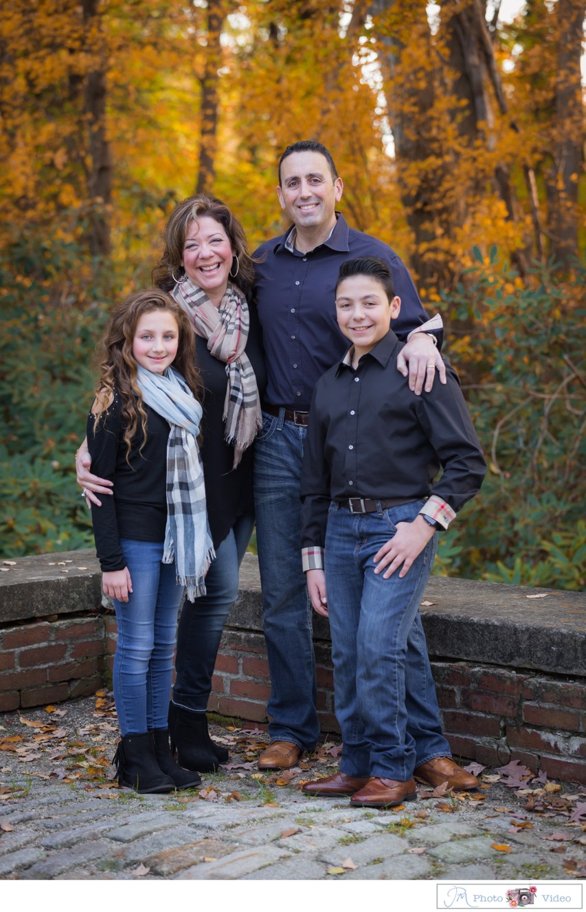 Best fall family portrait photographer