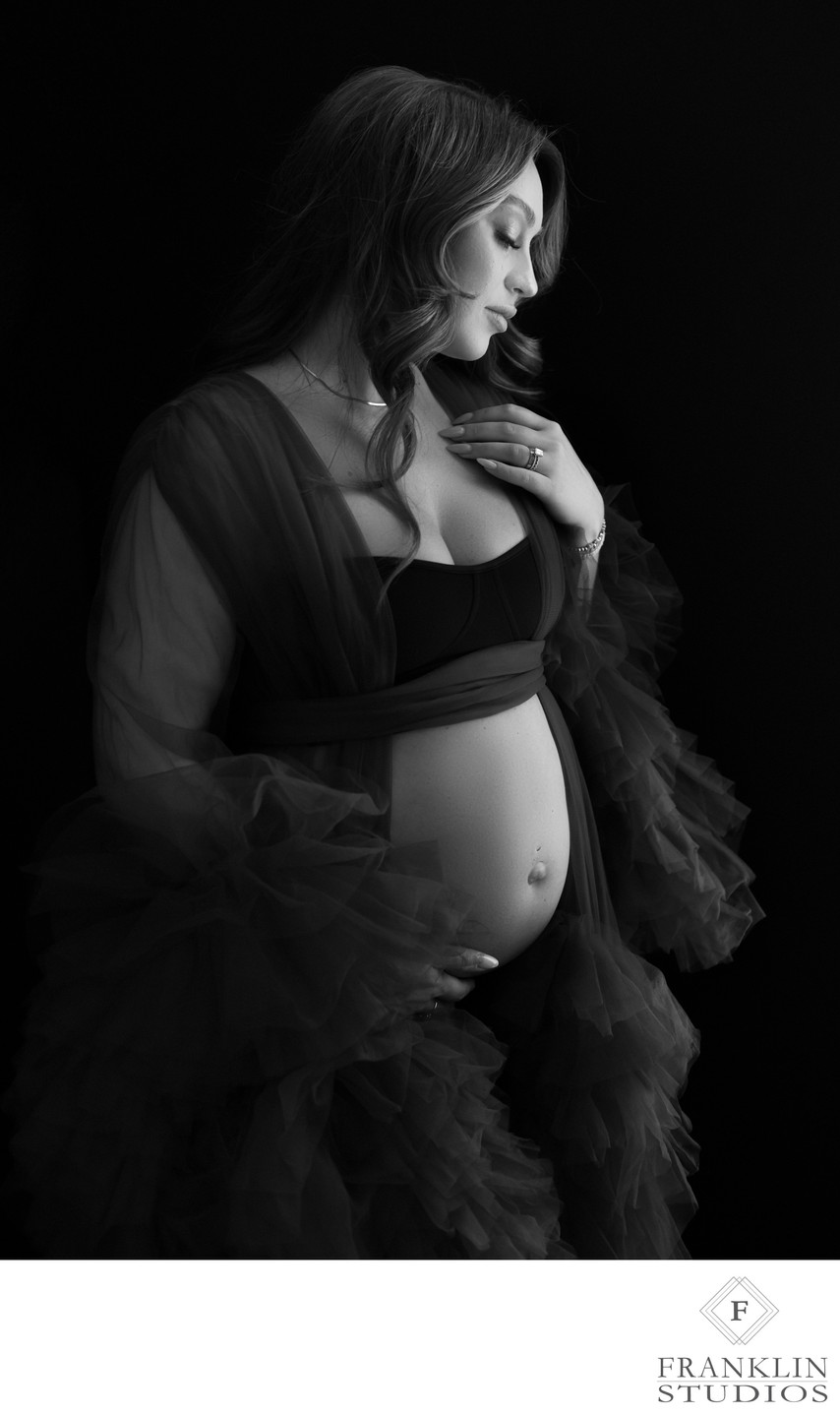 Elegant Scottsdale Maternity Portrait