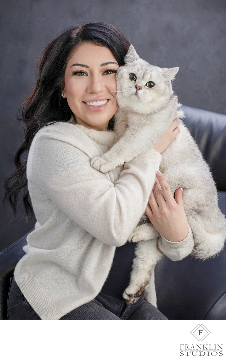Scottsdale-luxury-pet-porrtrait-woman-with-cat