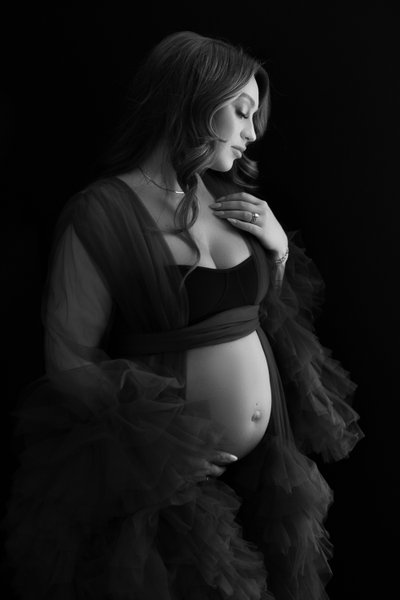 Elegant Scottsdale Maternity Portrait