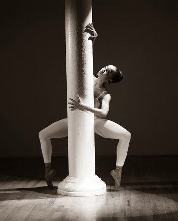 Pillar Ballet On Toe Photographer