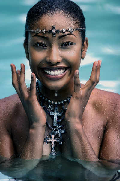 Water Cross Beauty Photographer 