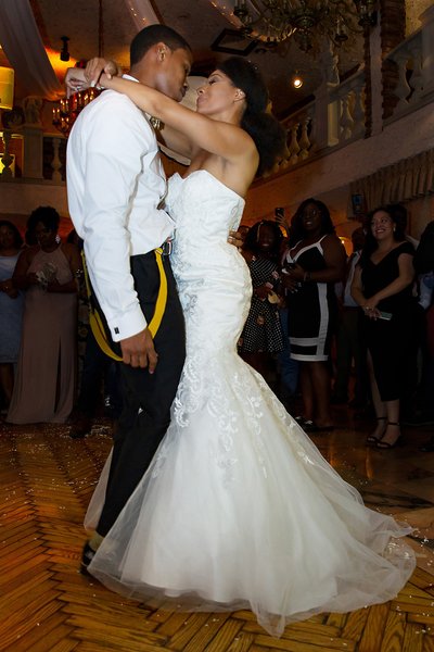 Woodhaven Manor First Dance NYC Wedding photographer 