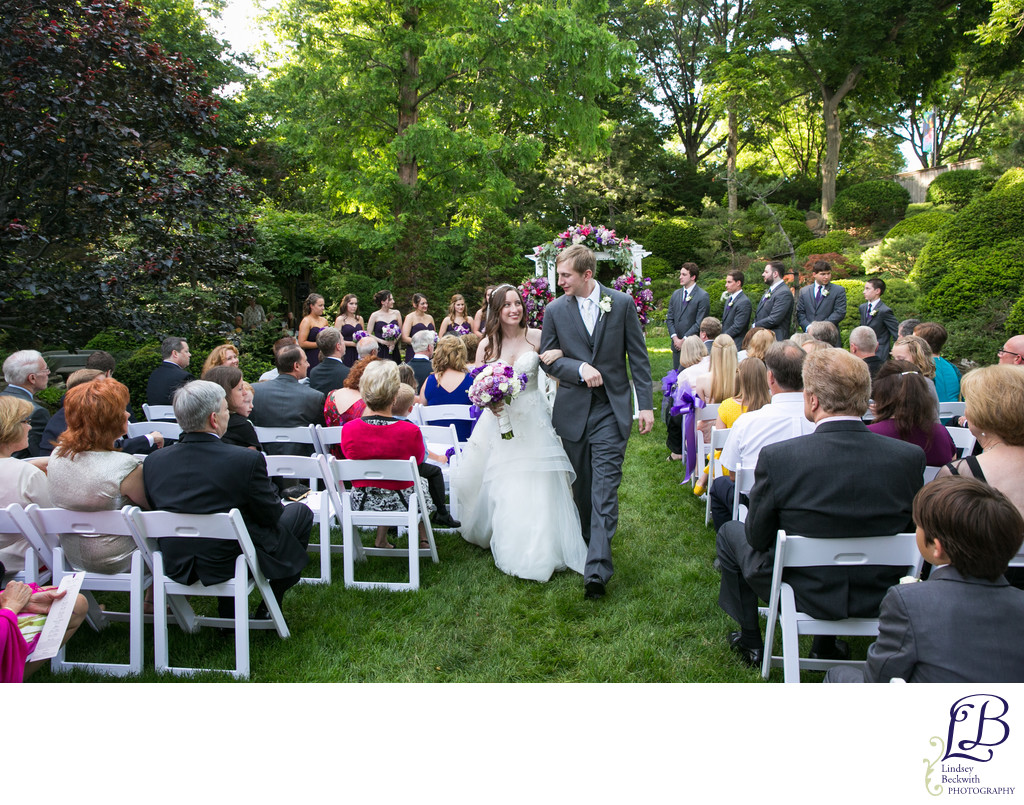 Cleveland Botanical Garden wedding photographer Lindsey Beckwith