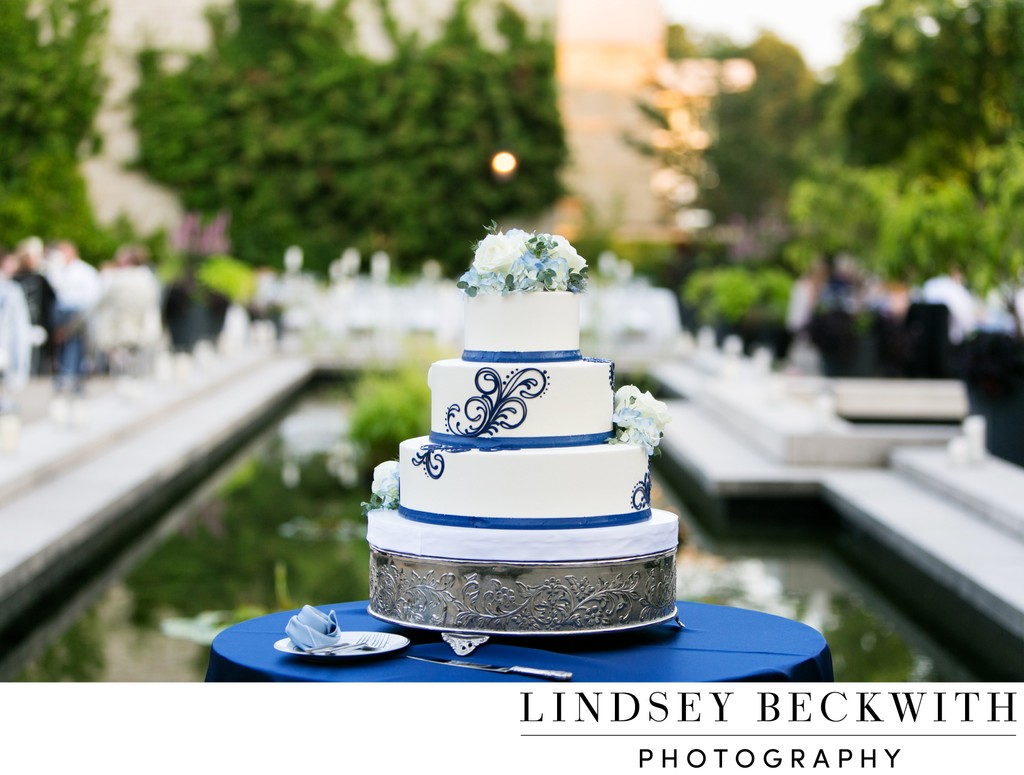 Cleveland Botanical Garden wedding cake photo