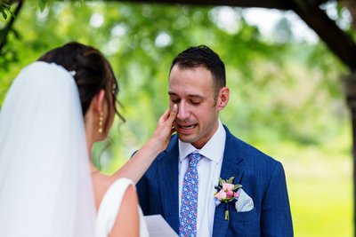 Cleveland wedding photographer - Lindsey Beckwith