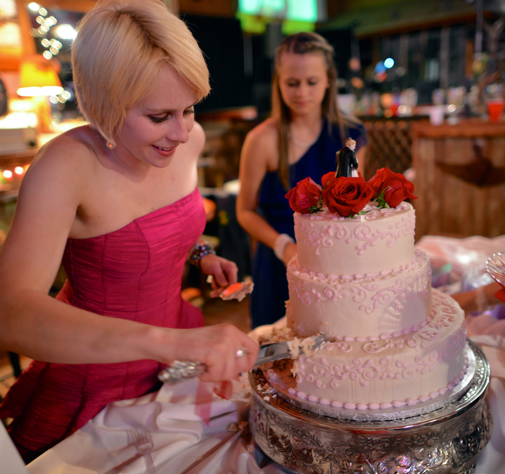 Cutting the cake Wedding in Boerne Texas