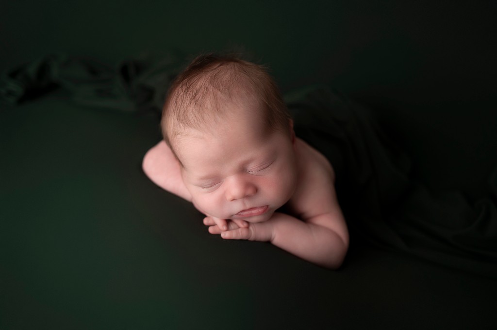 Newborn photographers In Pittsburgh Leeann Marie