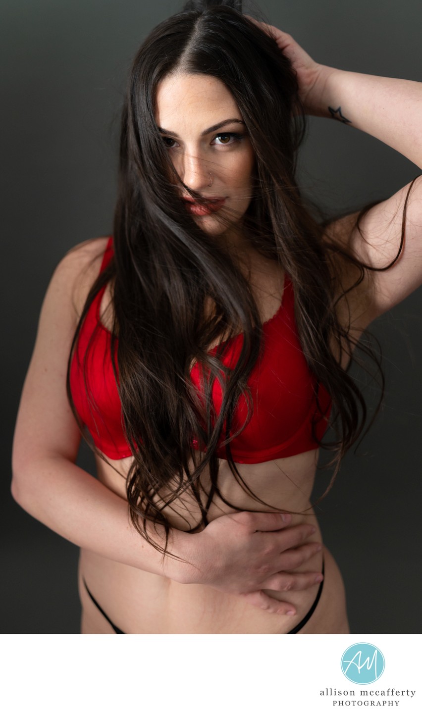 classy boudoir photoshoot 