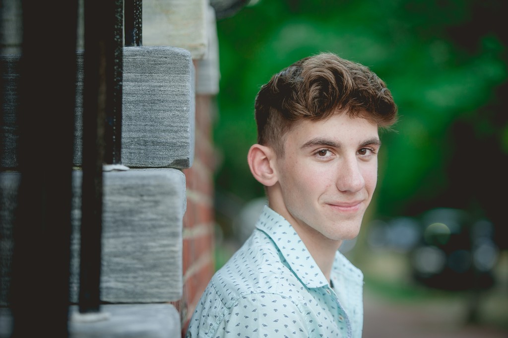Outdoor Headshots in Historic New Castle
