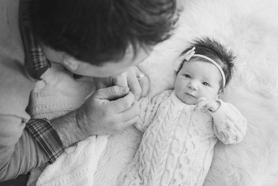 B&W Newborn Photography in DE