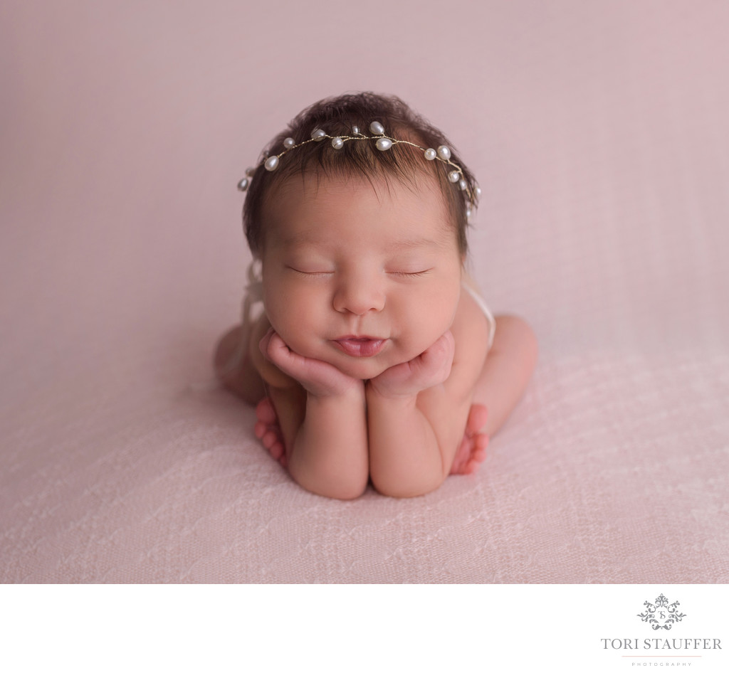 Philadelphia Newborn Photographer Baby Anna Froggy Pose