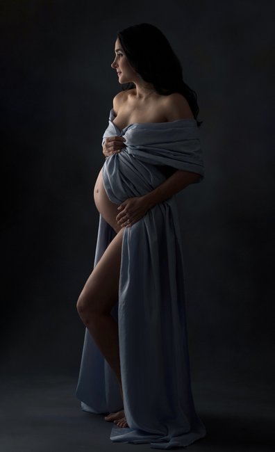 Dramatically Lit Maternity Photos