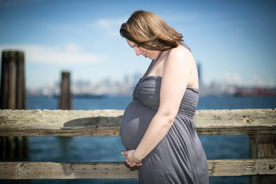 Seattle Maternity and Pregnancy Photography Photographer | Alki Beach