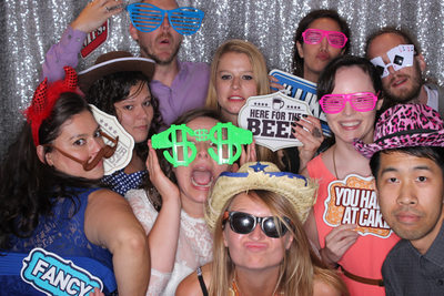 Average Cost of Photo Booth Rental for Wedding in Seattle 