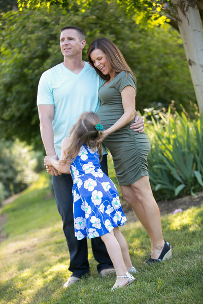 Seattle Maternity and Pregnancy Photography Photographer | Family Portrait