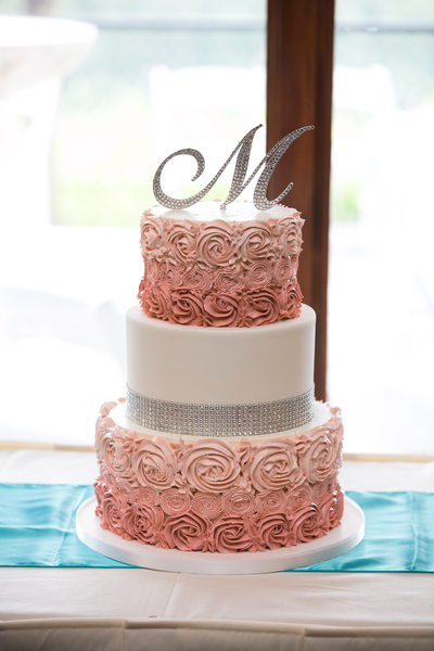 Wedding Cake at  Salish Lodge Snoqualmie Falls 