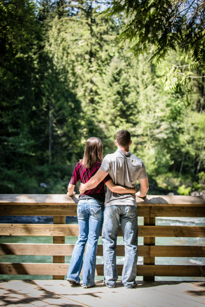 Snoqualmie Falls Engagement Photos