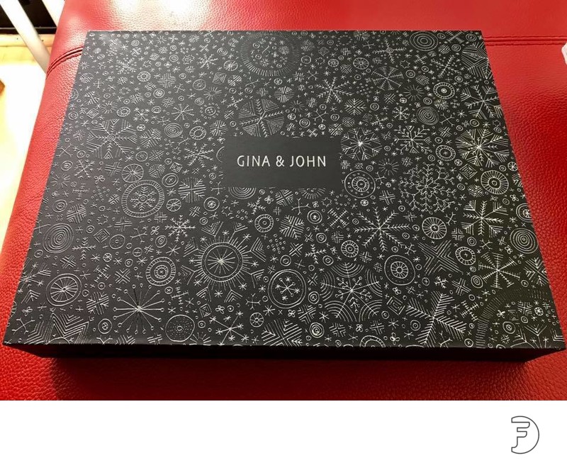 Custom designed wedding albums made in Italy floral