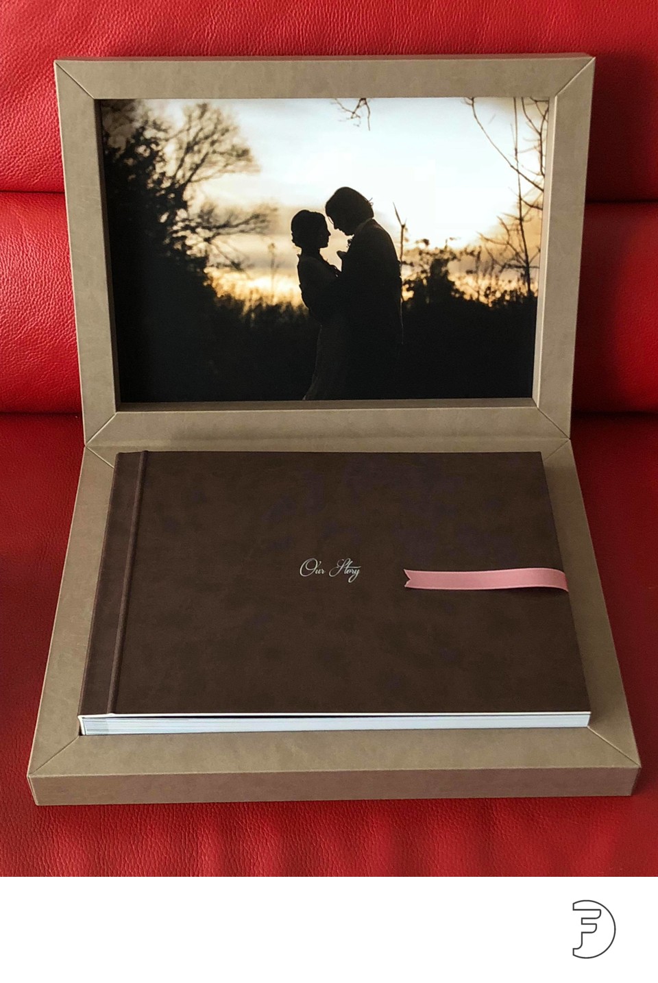 ​Brown leather wedding album with custom box made in Italy​.