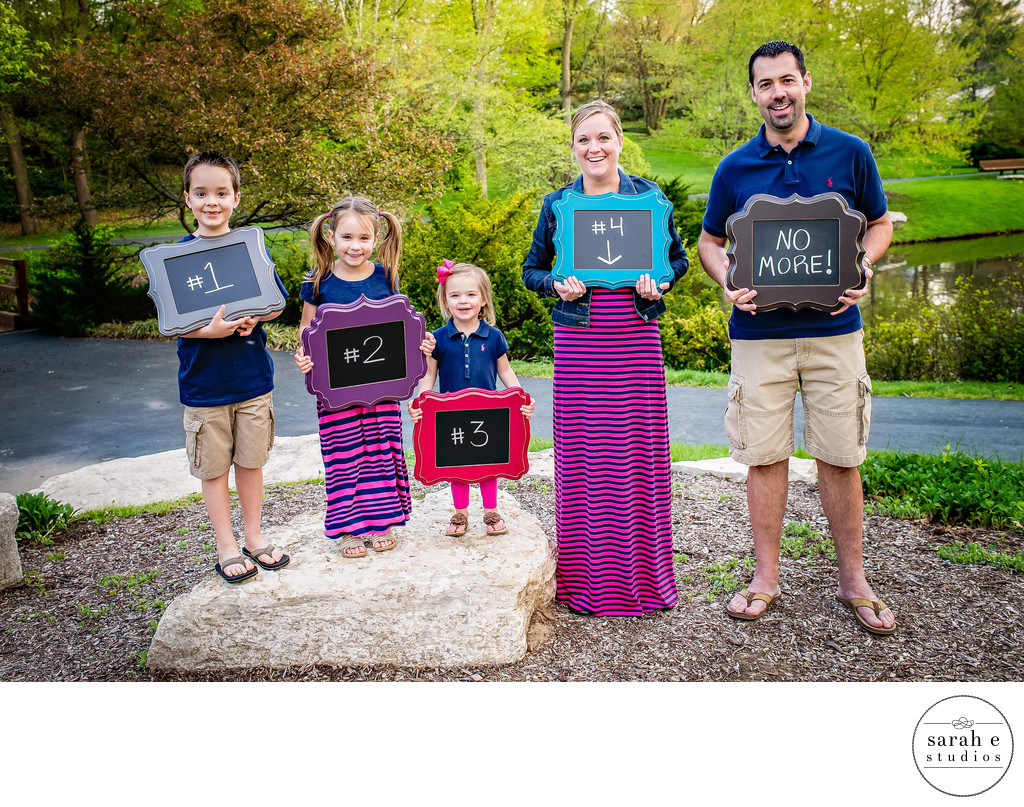 Family Photographer of Pregnancy Announcement
