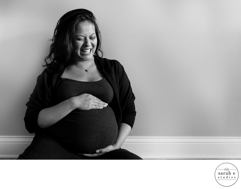 Lifestyle Maternity Photographer in St. Louis