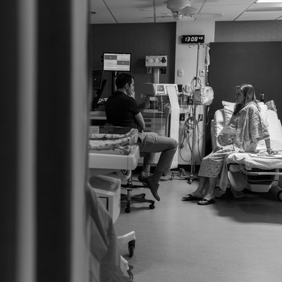 Pullback Storytelling Image During Mercy Hospital Birth Session