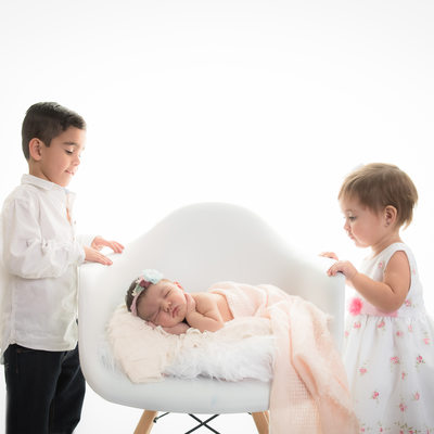 siblings newborn baby best studio photographer