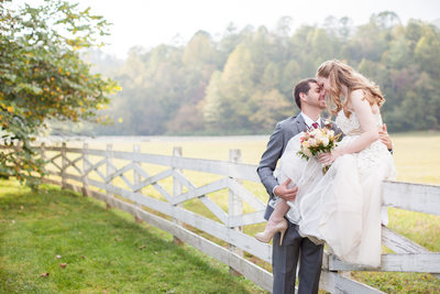 Husband and Wife wedding photographers in Nashville