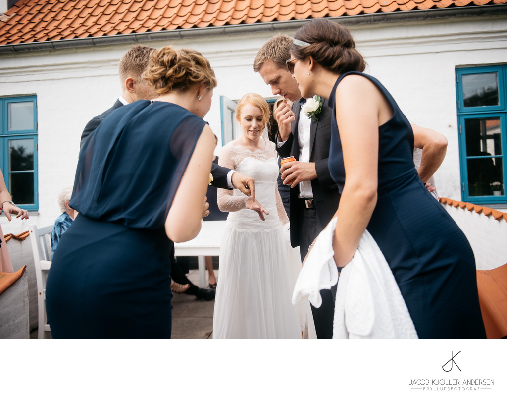 Hostrup Hovedgaard Bryllup | Bryllupsfotografering & se billeder
