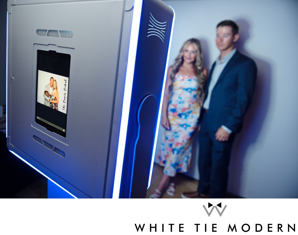 White Tie Modern. Photo Booth company serving all of Florida, Nashville, Chicago