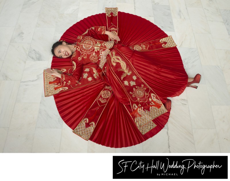 Chinese wedding dress at San Francisco City Hall - Fun circle shot