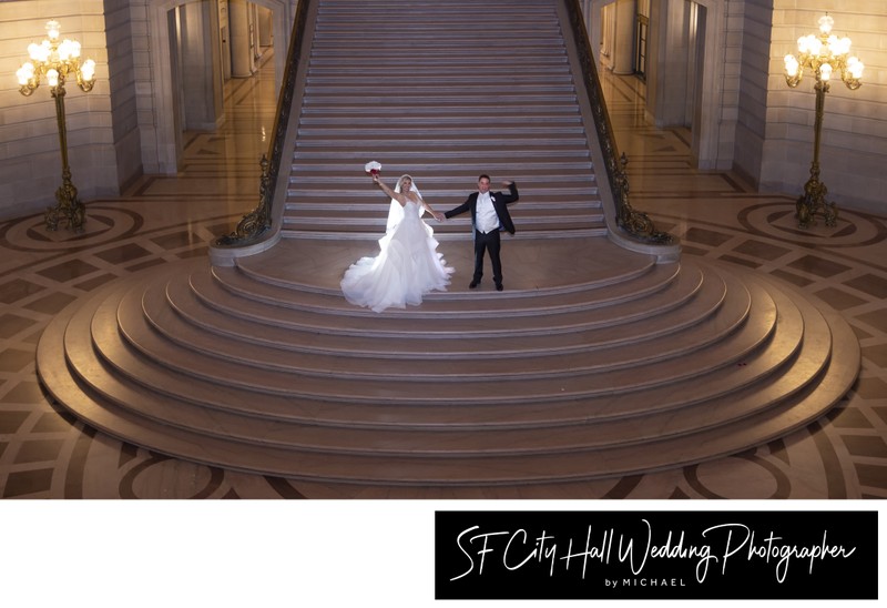 Evening wedding at San Francisco city hall - photography with light