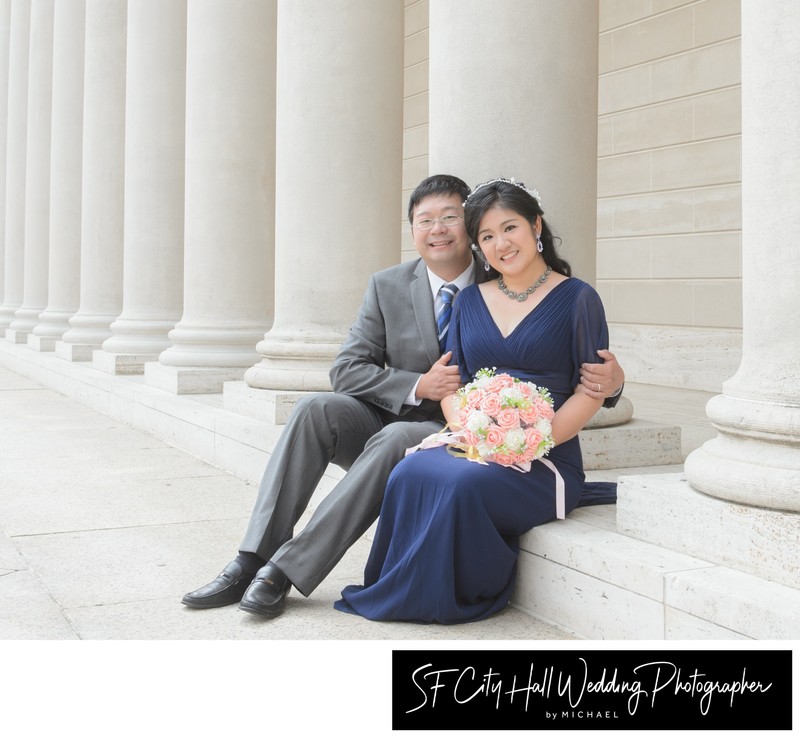 Legion of Honor newlyweds posing for wedding pictures in San Francisco