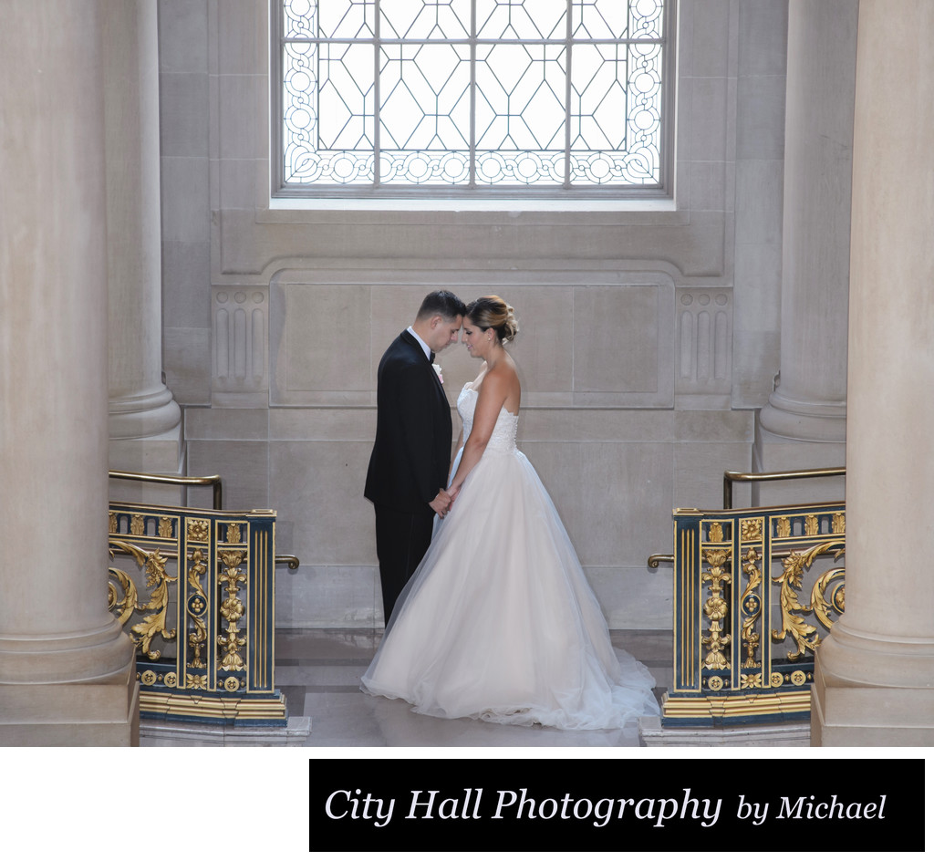 San Francisco City Hall Romantic image Bride and Groom