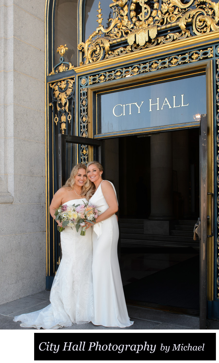 Lesbian wedding photography at SF City Hall