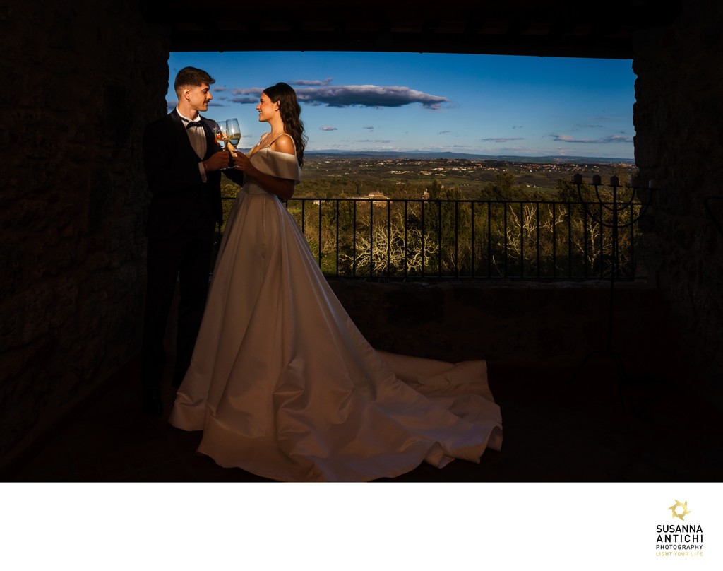 Bride & Groom at Sunset – Chianti Hills Portrait