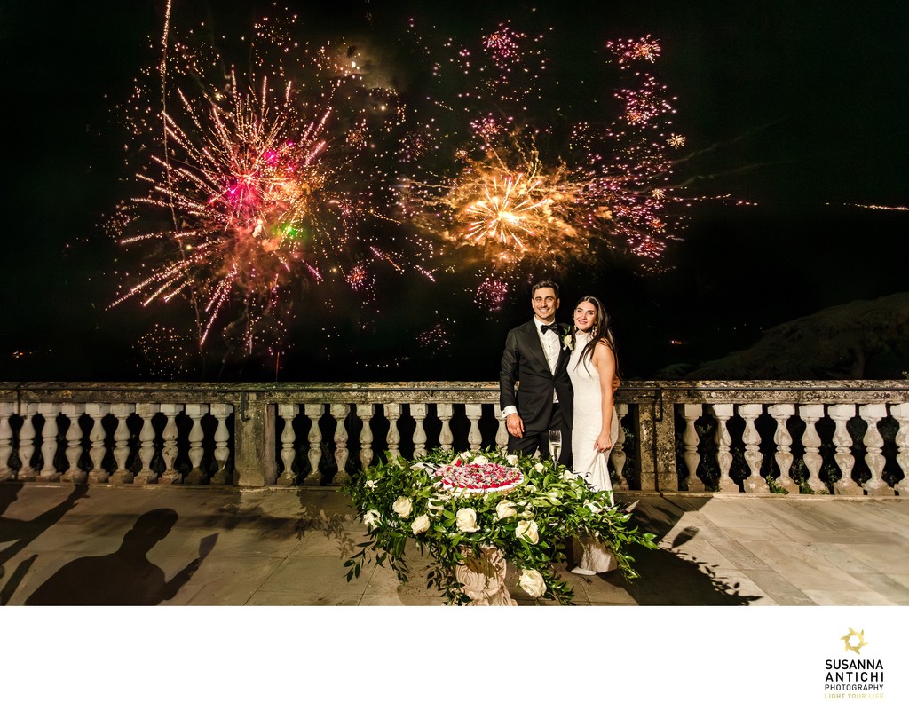 cake and fireworks wedding in Tuscany
