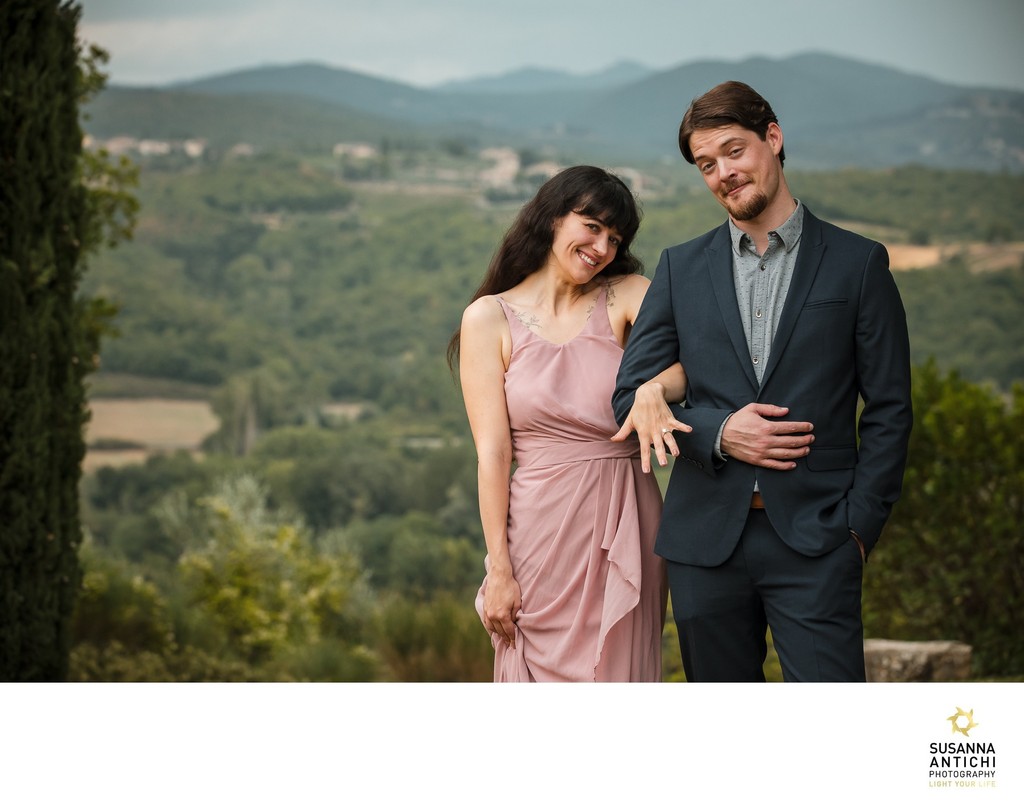 engagement editorial portraits in Tuscany