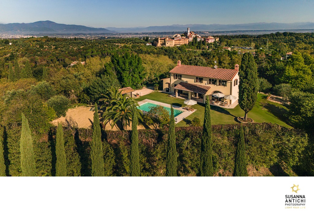 villa con esterni e panorami mozzafiato con drone