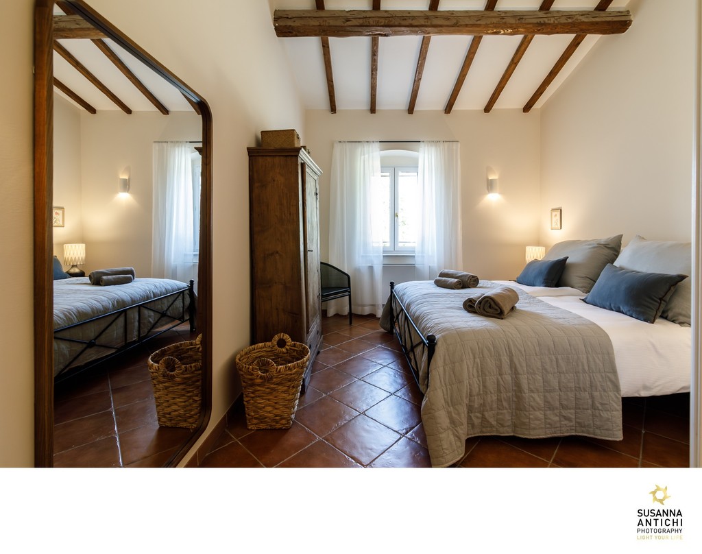 Villa Azzurra San Baronto – Camera da letto rustica e attrezzata | Susanna Antichi