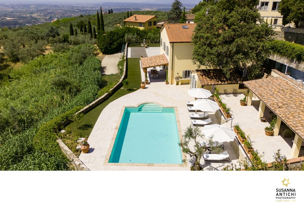 Villa Azzurra San Baronto – Esterni con panorama collinare | Susanna Antichi