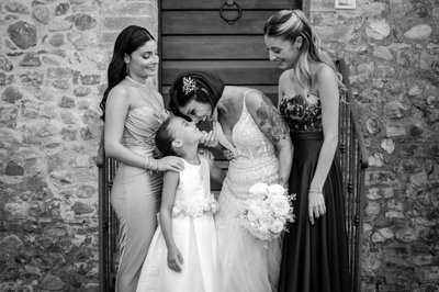 bride real moment and emotion in Tuscany hills 