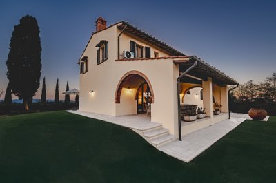 esterni tra le colline pistoiesi