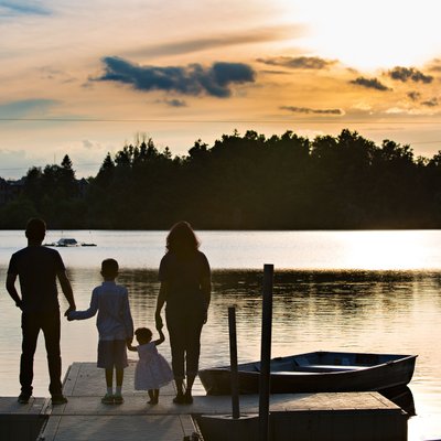 Family Photos of Sunset at Heart Lake Conservation Area