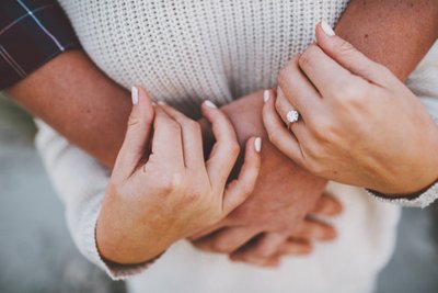 Hartford, WI engagement photographer